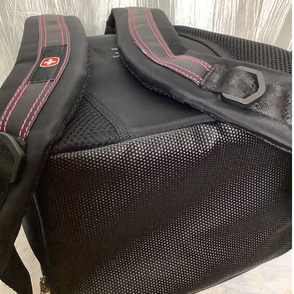Wenger Bags Wenger Swiss Gear Camera Backpack Poshmark